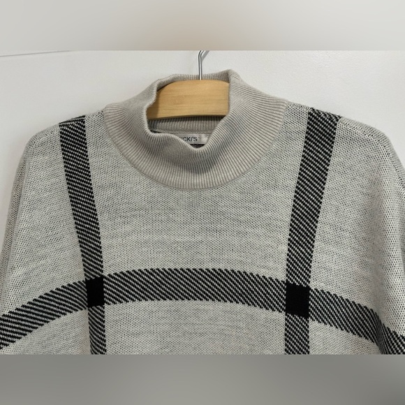 Ricki's: Women’s Plaid Poncho - Size XL - Picture 3 of 7